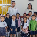 Anuncia alcalde Alberto Granados beneficios para escuelas; encabeza honores a la bandera