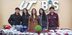 Estudiantes de la UTM reciben uniformes que usarán en el Encuentro Nacional Cultura y Deportivo